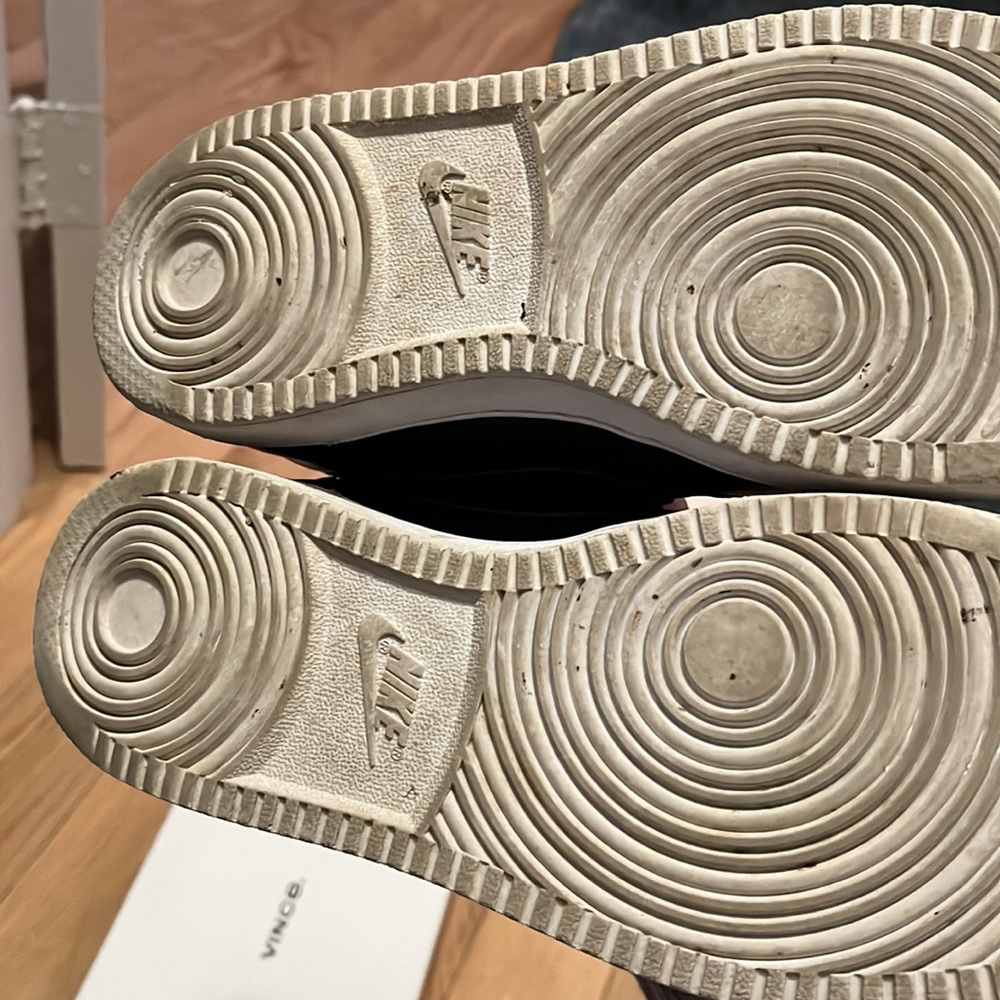 Nike Sneakers - Picture 3 of 6